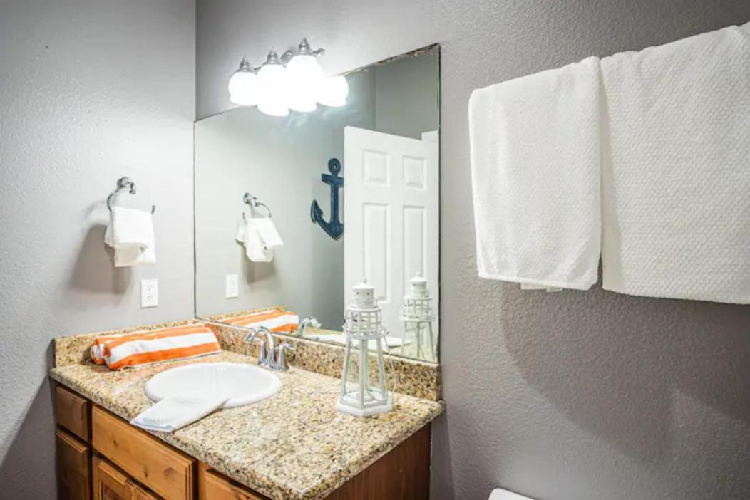7 Bedroom Home Steps To The Beach With 4 Patios And Pool! Sleeps 20 Port Aransas Extérieur photo