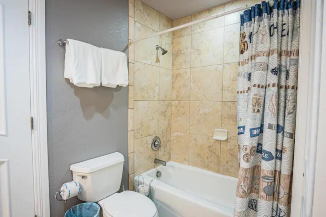 7 Bedroom Home Steps To The Beach With 4 Patios And Pool! Sleeps 20 Port Aransas Extérieur photo