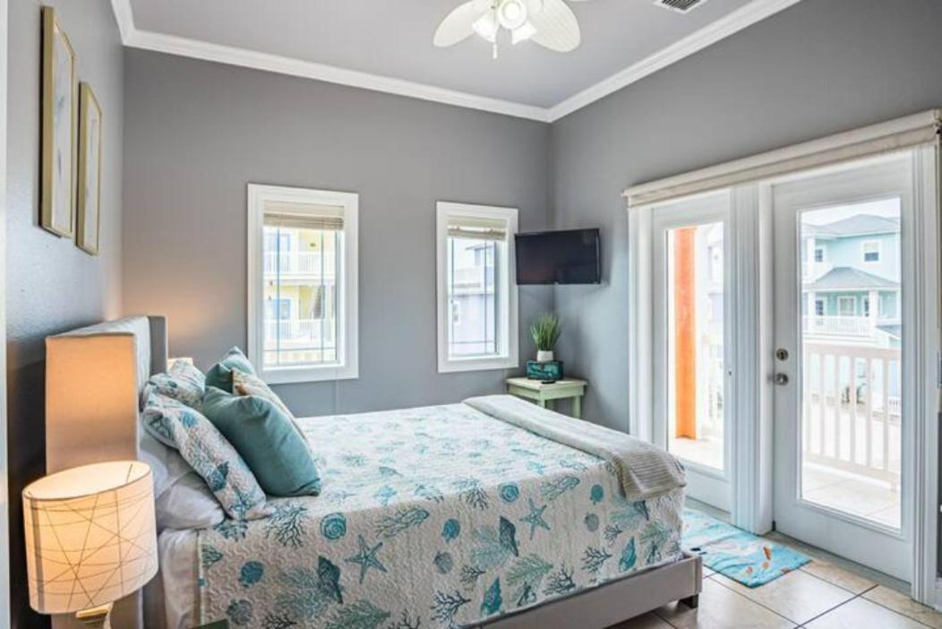 7 Bedroom Home Steps To The Beach With 4 Patios And Pool! Sleeps 20 Port Aransas Extérieur photo
