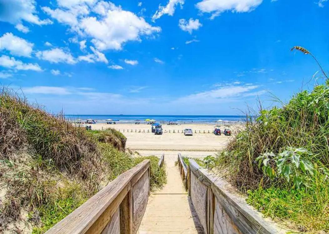 7 Bedroom Home Steps To The Beach With 4 Patios And Pool! Sleeps 20 Port Aransas Extérieur photo
