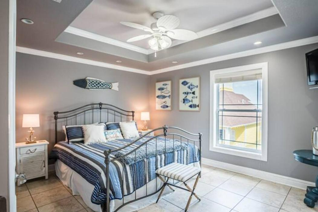 7 Bedroom Home Steps To The Beach With 4 Patios And Pool! Sleeps 20 Port Aransas Extérieur photo