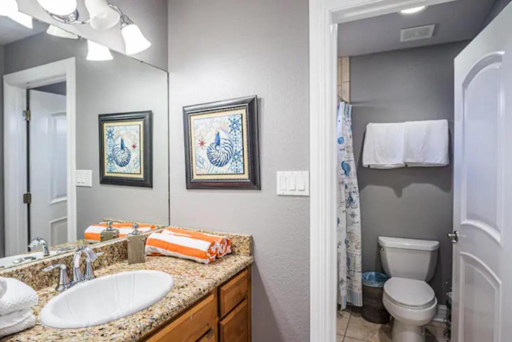 7 Bedroom Home Steps To The Beach With 4 Patios And Pool! Sleeps 20 Port Aransas Extérieur photo